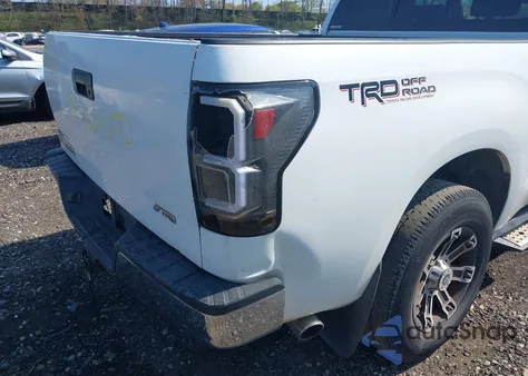 2011 Toyota Tundra Grade 4.6L V8 из США, поврежденный, VIN 5TFRM5F17BX026811